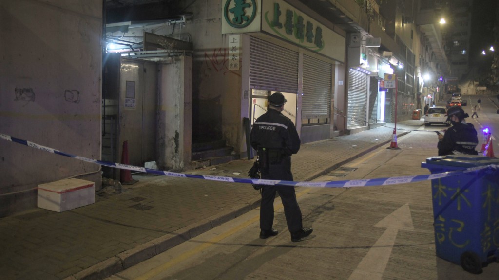 北角婦人由天台墮至後巷簷篷 重創送院不治