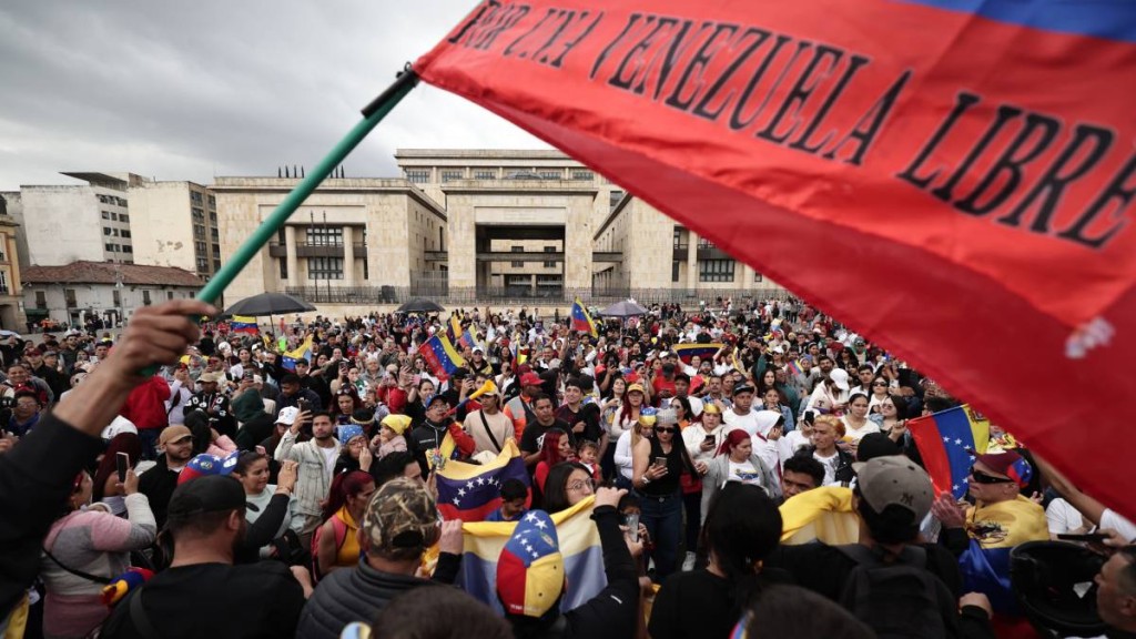 委內瑞拉人在哥倫比亞慶祝馬杜羅被美軍活捉。美聯社