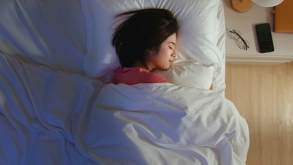 保暖方法｜冬天蓋厚被仍越睡越凍 醫生教3招蓋被法 睡前做1事保暖改善睡眠