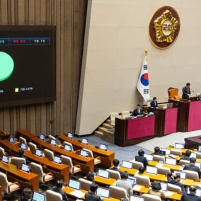 또 늦어진 선거구 획정, 흔들리는 민주주의