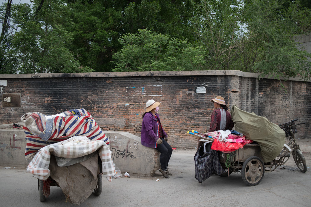 大城市里收废品的人通常不会费心去收集塑料外卖盒。