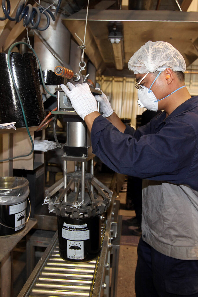 2010年，稀土金属钕在天津的麦格昆磁工厂被制备出来，用于制造强力稀土磁体。