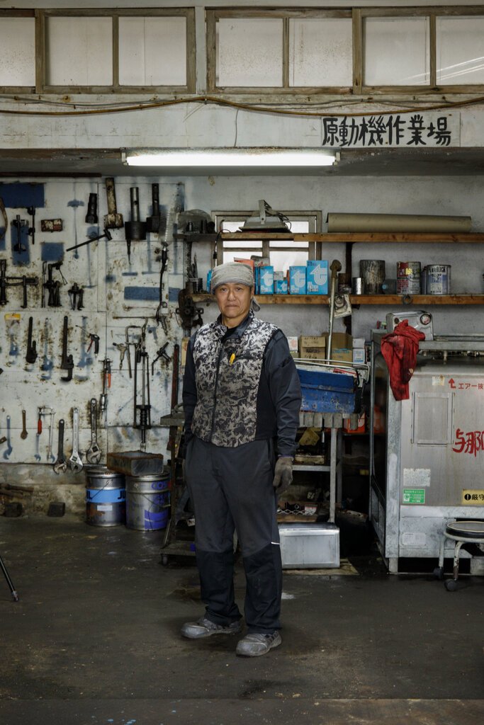 业余潜水员、在一家汽车修理厂工作的富盛隆（音）说，在岛上部署导弹让他感到担心。