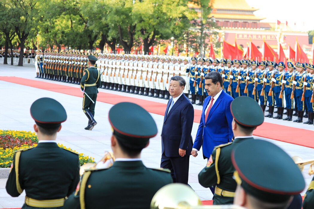 2023年，中国国家主席习近平与马杜罗在北京会晤，照片为委内瑞拉政府发布。