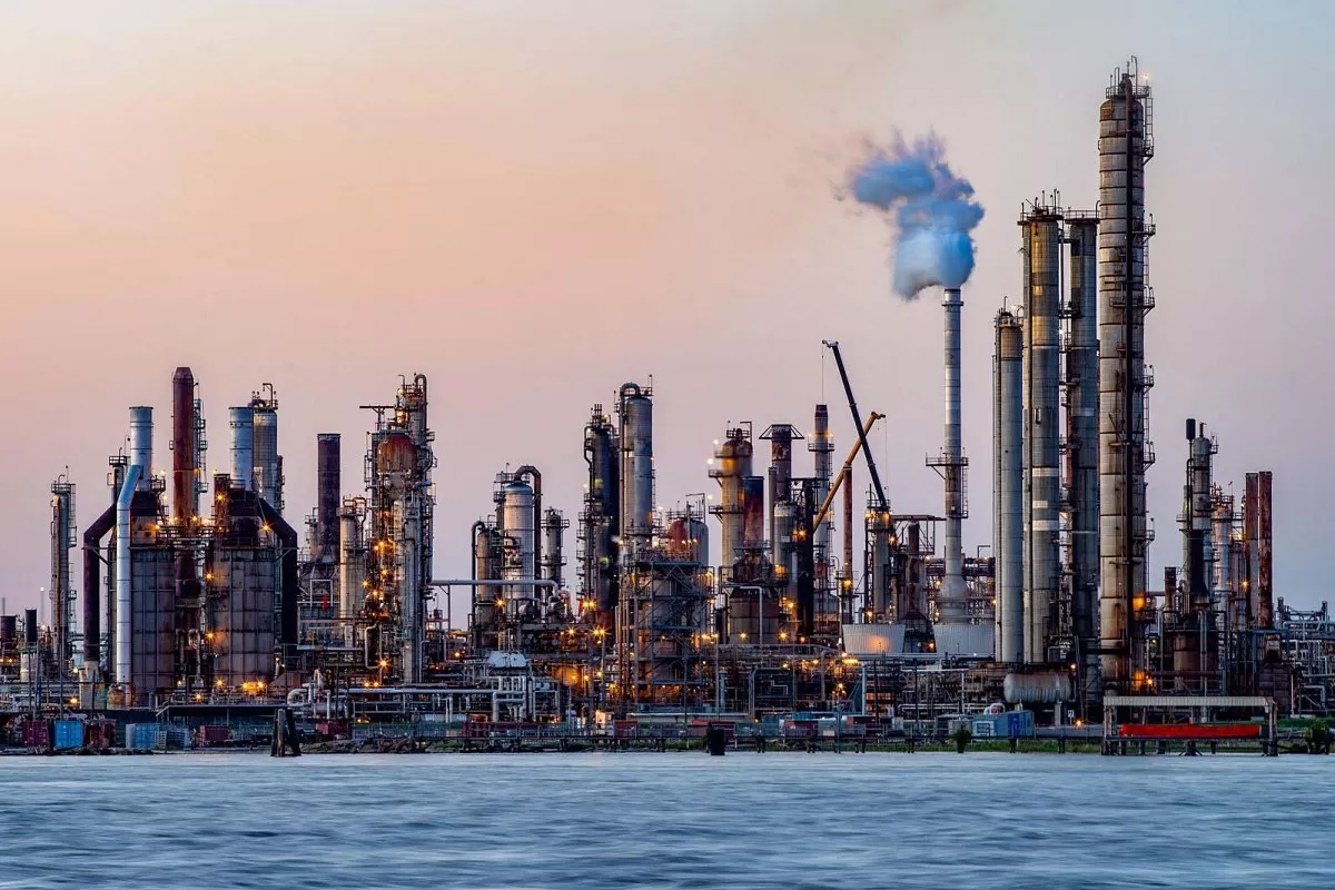 WSJ：美国油产量全球居冠 为何还要委内瑞拉石油？