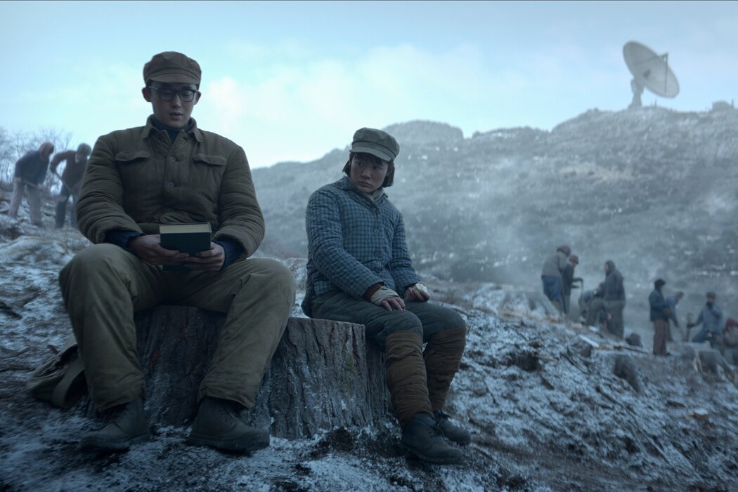 原著《三体》是关于人类如何应对即将到来的外星人入侵的启示录三部曲,也是世界上最有名的中国小说之一。