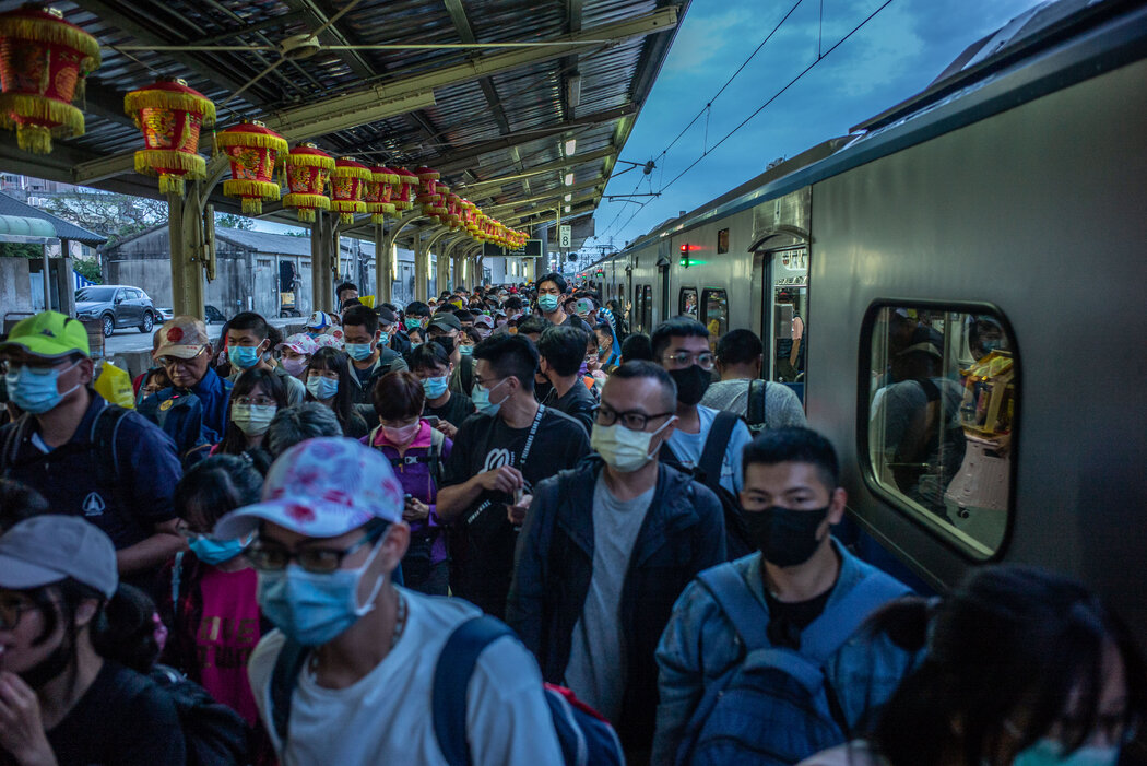 媒体的关注激发了人们对进香的兴趣,台湾高效的交通系统也让岛内的人们很容易参与到进香中来。