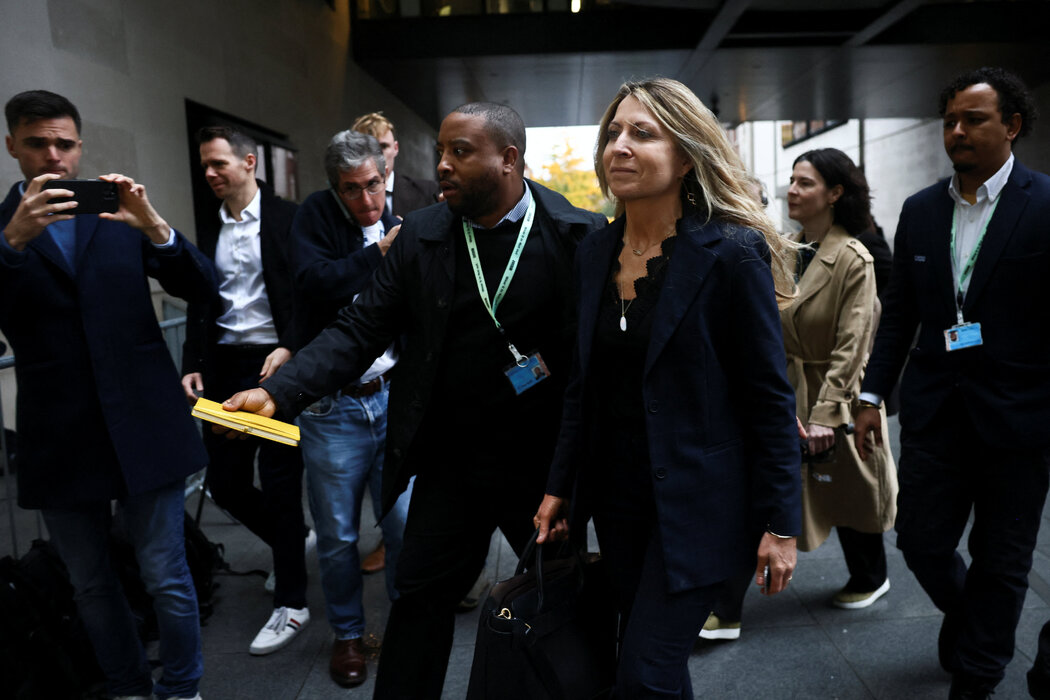 BBC新闻部门负责人黛博拉·特尼斯也于周日辞职。