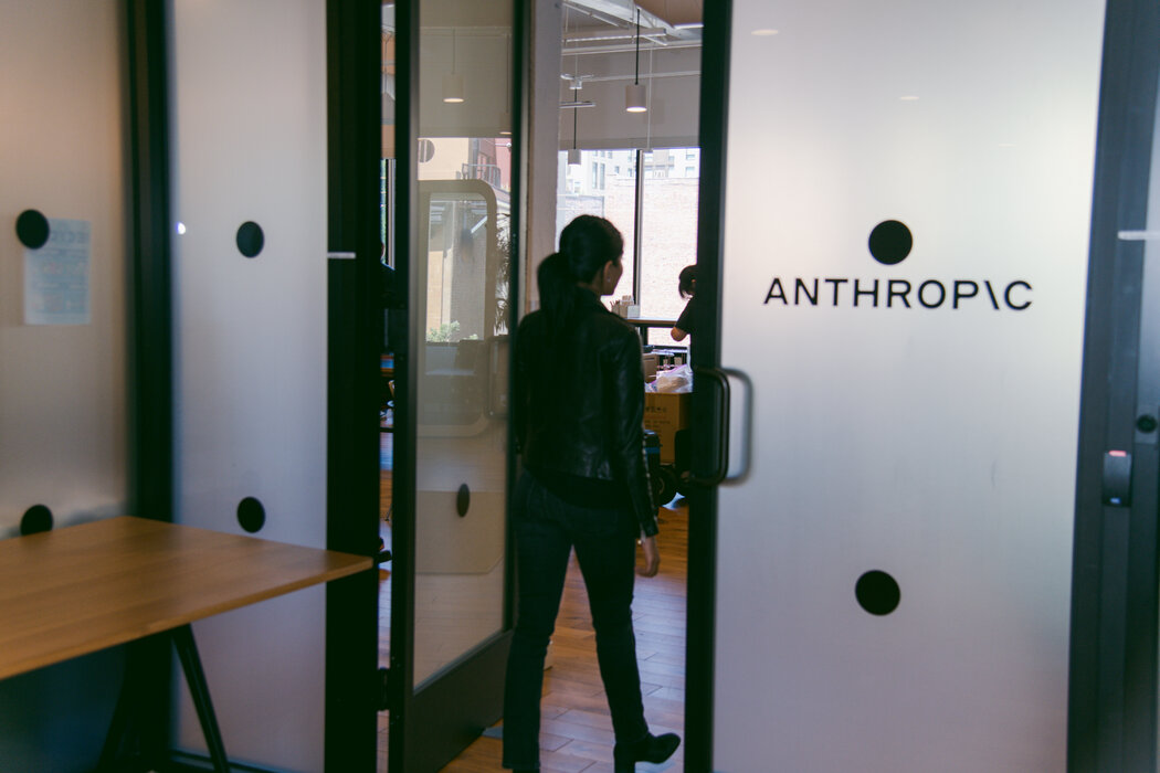 Anthropic表示有30个实体受到黑客攻击,但并未透露这些实体的名称。