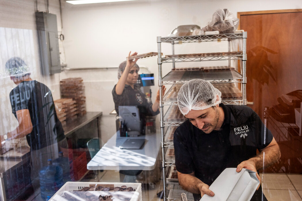 维克多·费利乌在墨西哥的巧克力企业。不断变化的对美寄送规则已经迫使他暂停向美国发货。